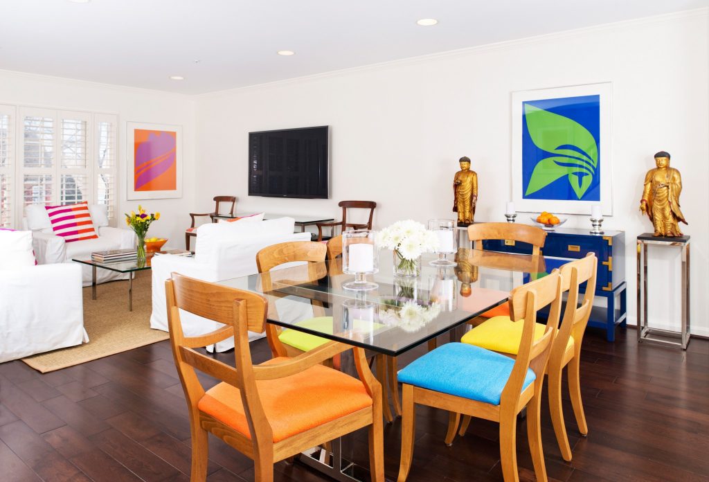 A Lively Pop of Color
