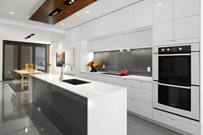 Modern Kitchen Frameless Overlays, Horizontal Lines, and