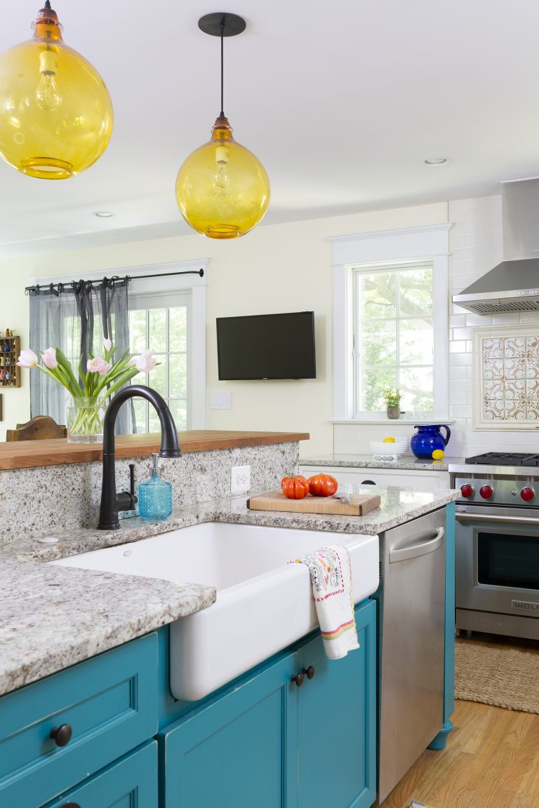 porcelain apron sink in island pendant lighting