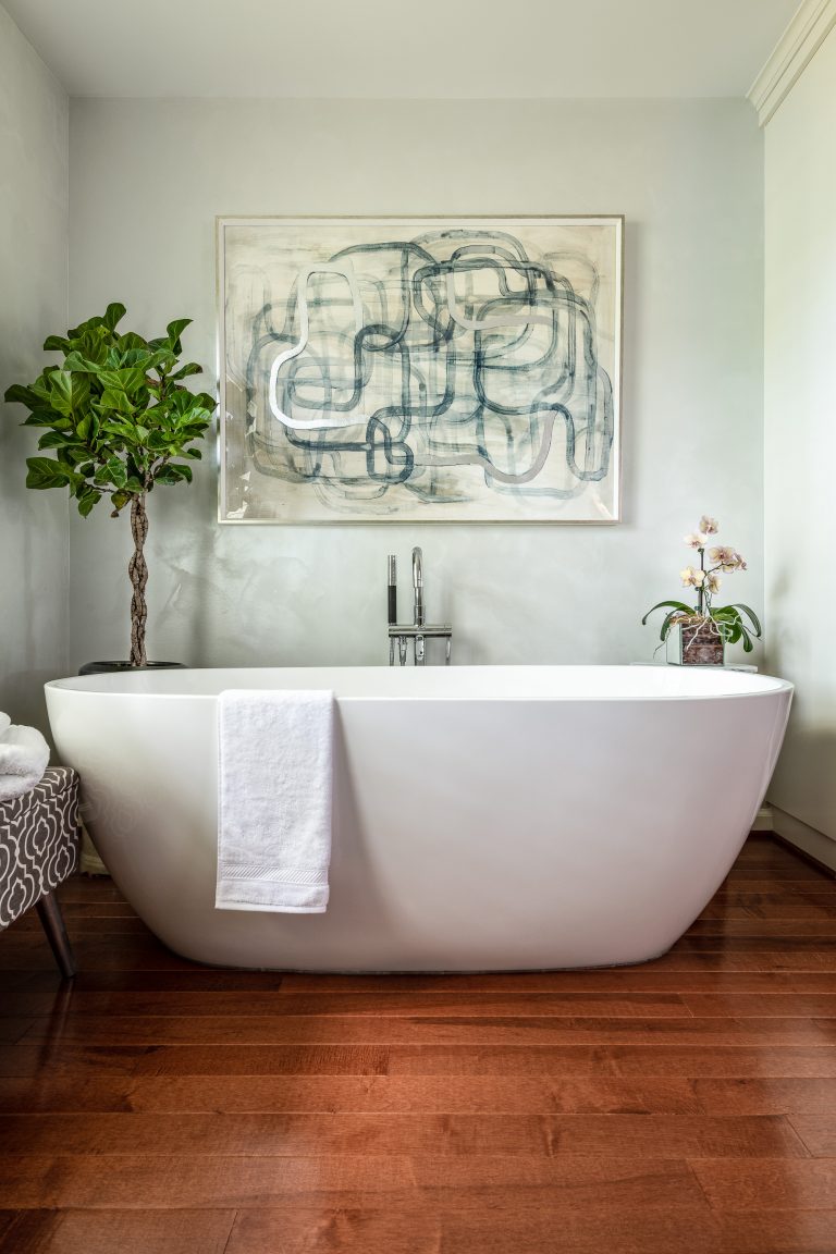 white transitional oval freestanding comfortable soaking tub