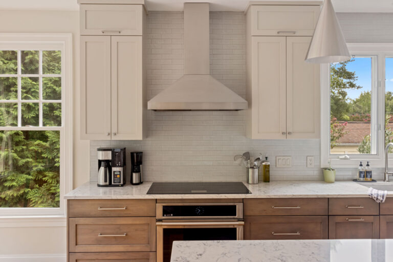 Classic Kitchen Remodel by Case Architects & Remodelers project photo 6